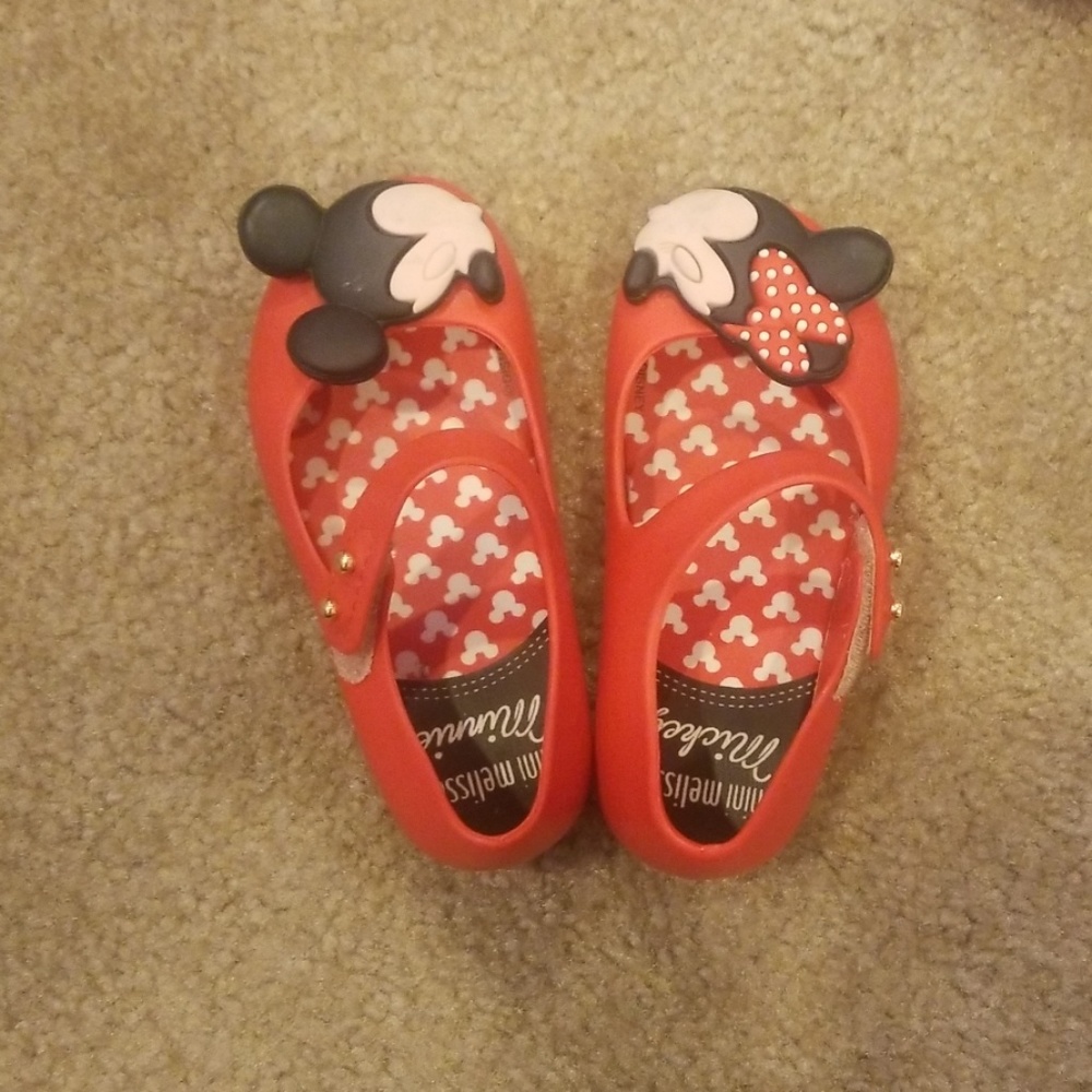 Peep toe sandals